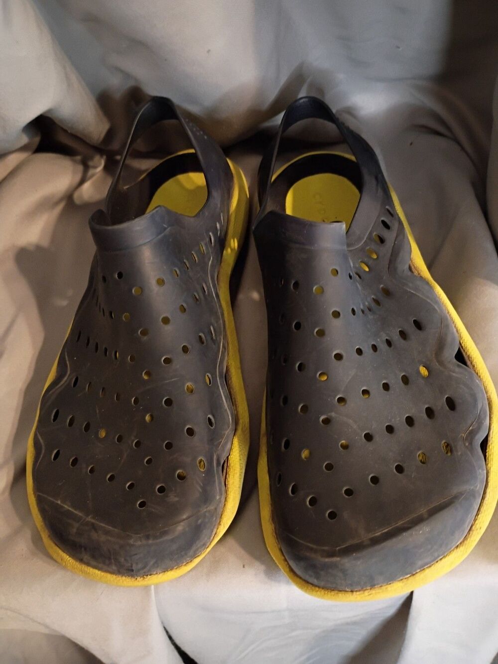 Crocs Men's Swiftwater Wave Sandals Black Yellow Sz 6 Iconic Comfort Waterproof
